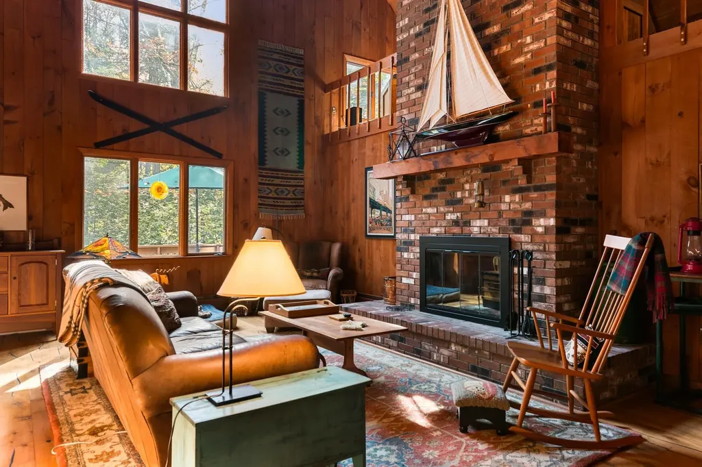 13 Lark Place Enfield NH 03748