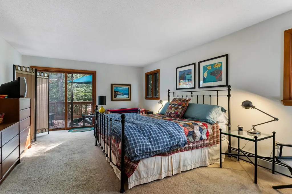 13 Lark Place Enfield NH 03748