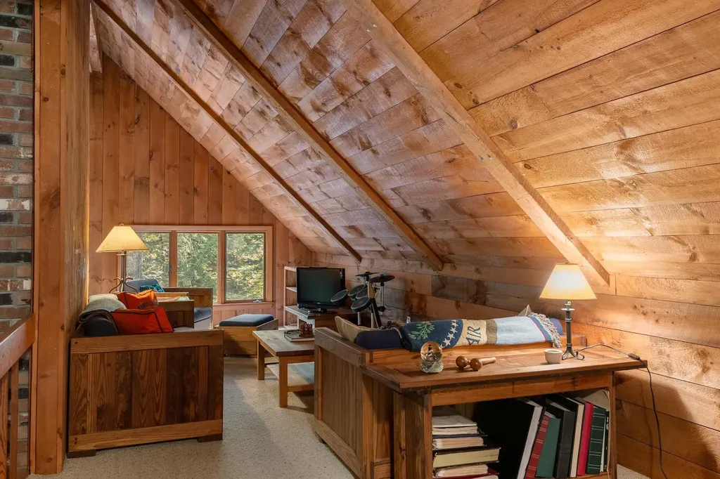 13 Lark Place Enfield NH 03748