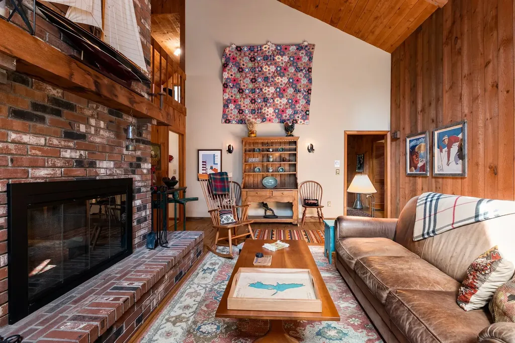 13 Lark Place Enfield NH 03748