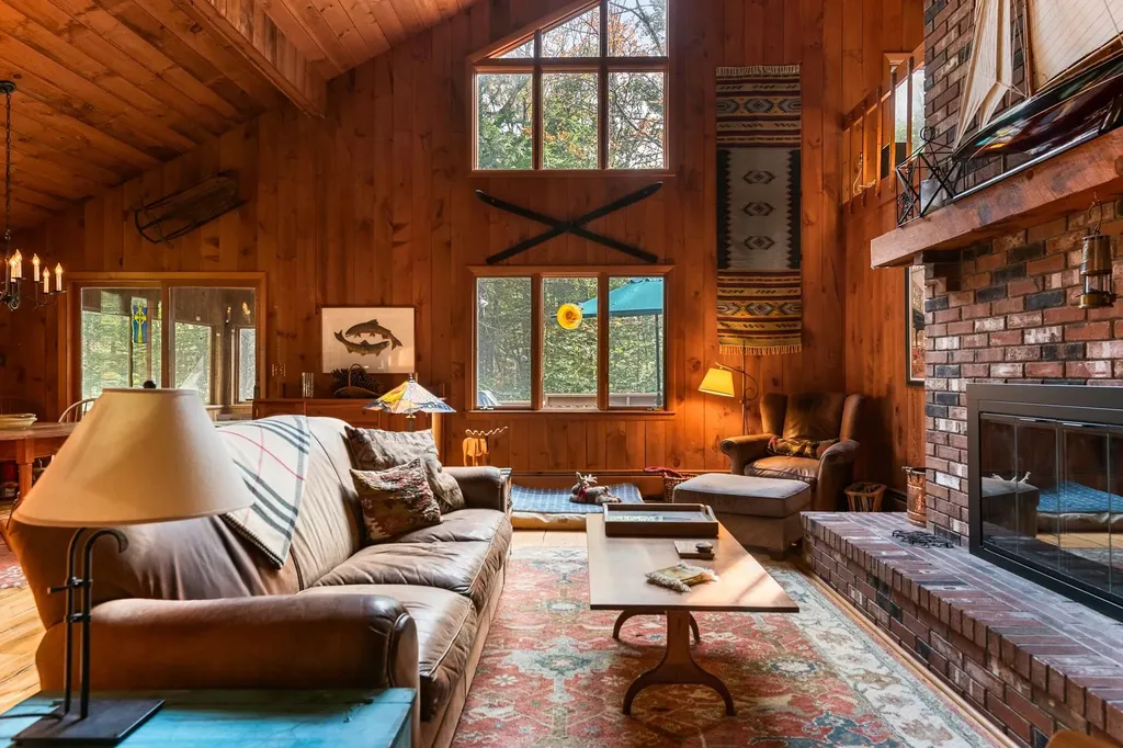 13 Lark Place Enfield NH 03748