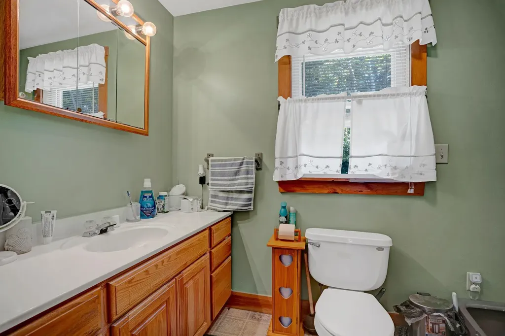 10 Mckenzie Drive Windsor VT 05089