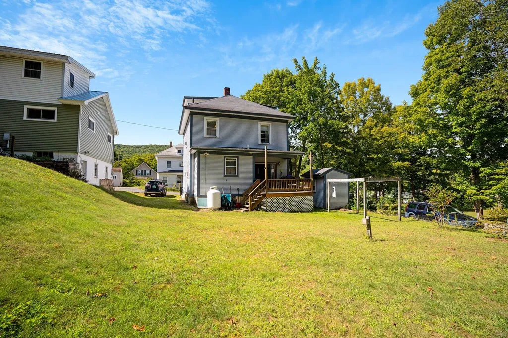 10 Mckenzie Drive Windsor VT 05089