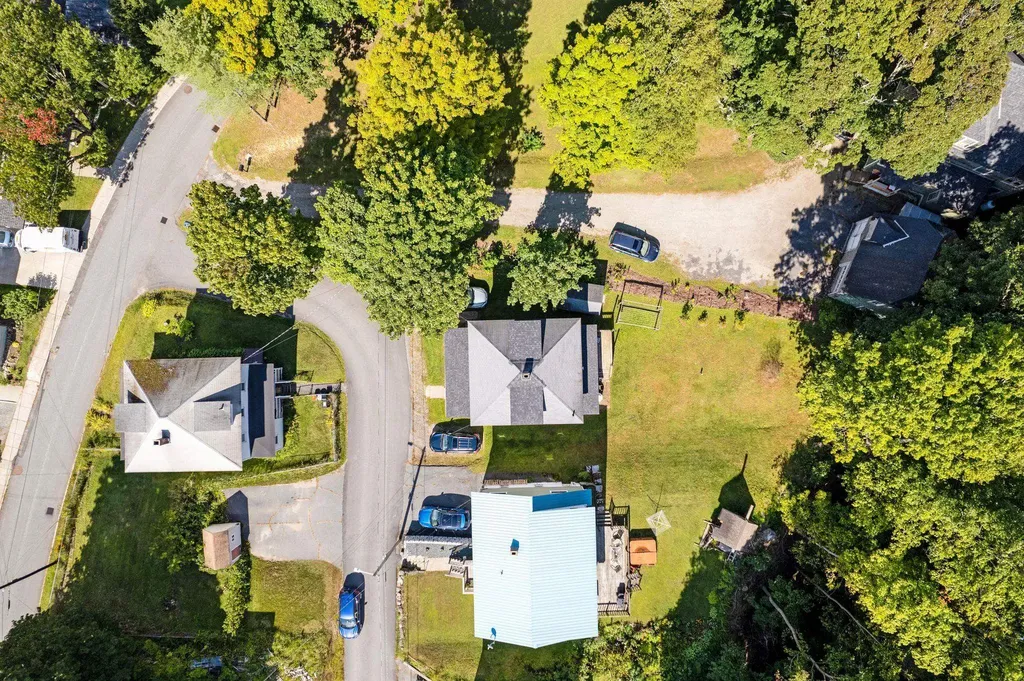 10 Mckenzie Drive Windsor VT 05089