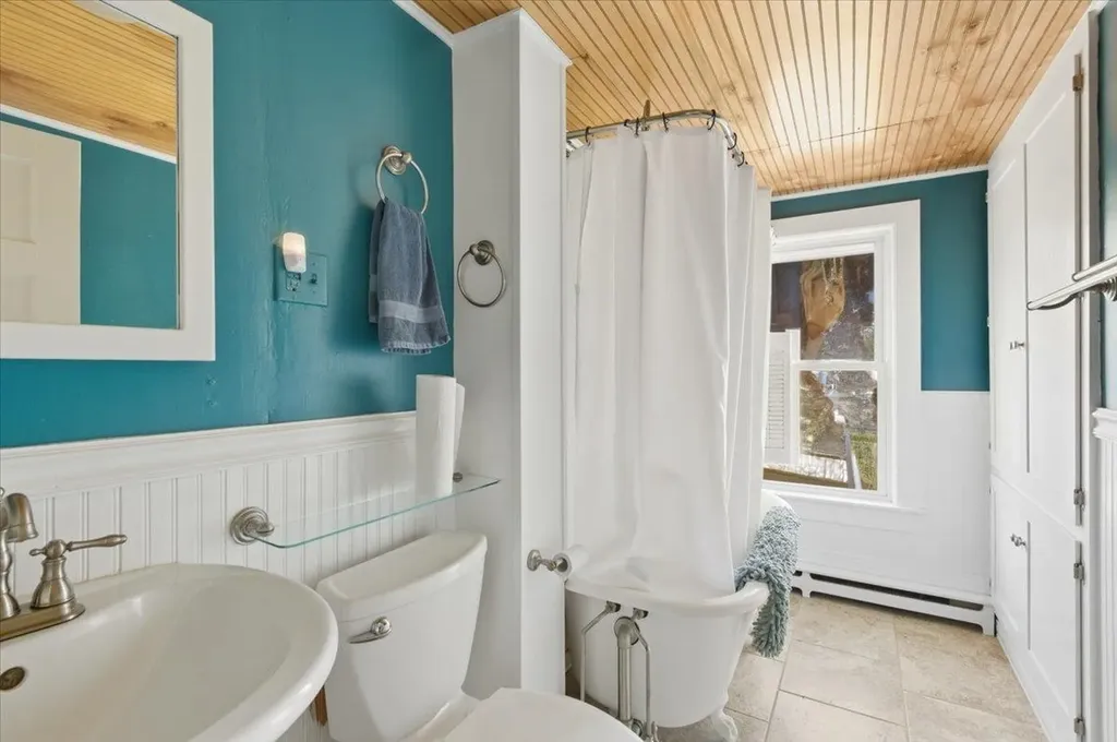 16 Railroad Street Waterbury VT 05676