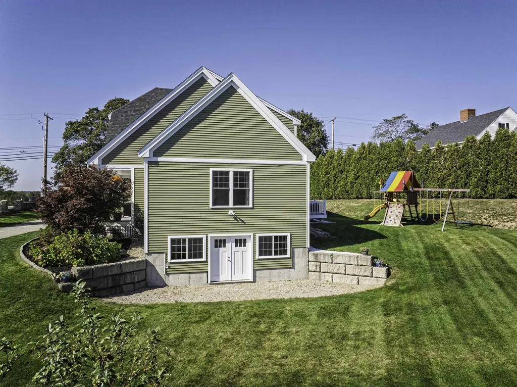 4 Shore Lane Dover NH 03820