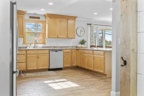 729 Presidential Highway Jefferson NH 03584