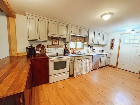 48 Legion Road Newfane VT 05345