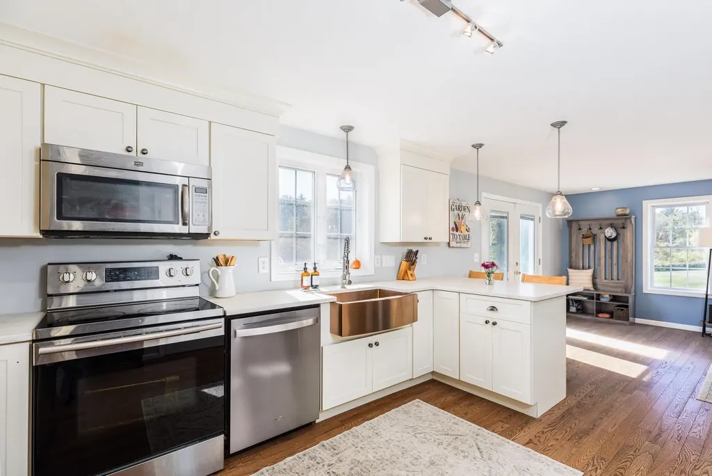 54 Cavil Mill Road Fremont NH 03044