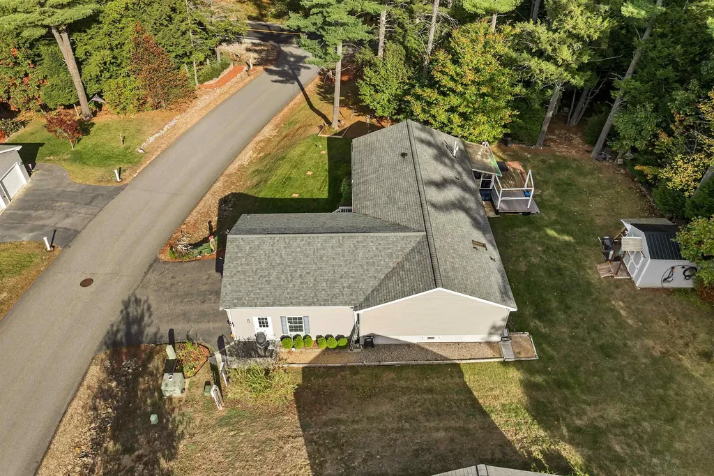 6 Mansfield Woods Way New Hampton NH 03256