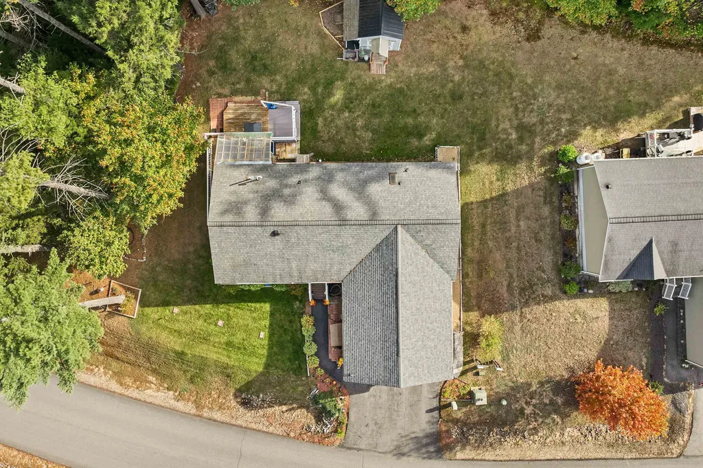 6 Mansfield Woods Way New Hampton NH 03256