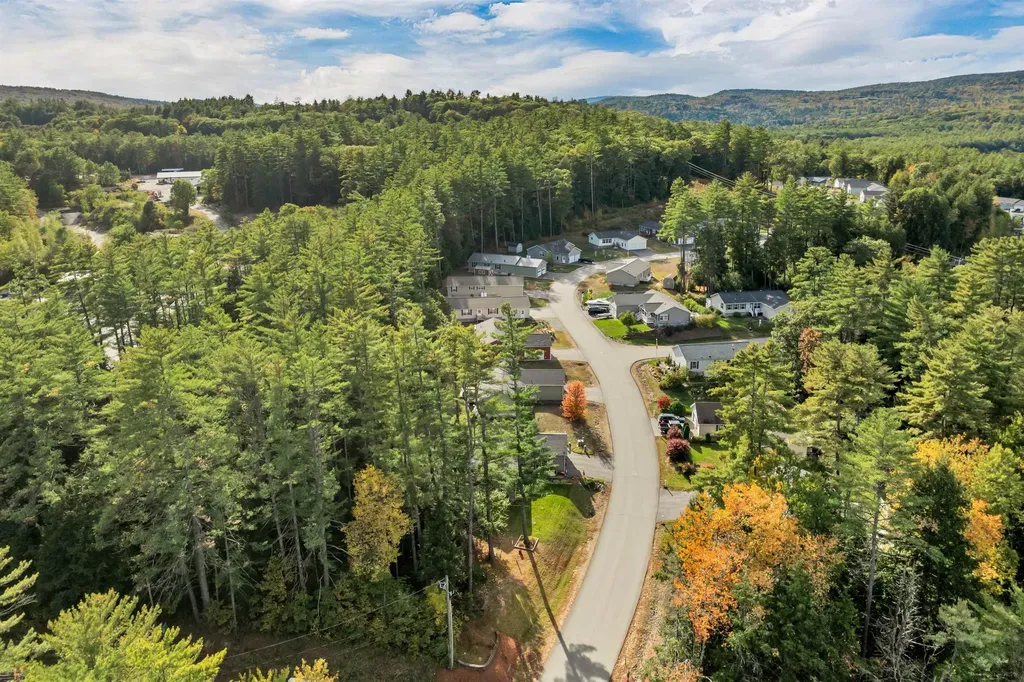 6 Mansfield Woods Way New Hampton NH 03256