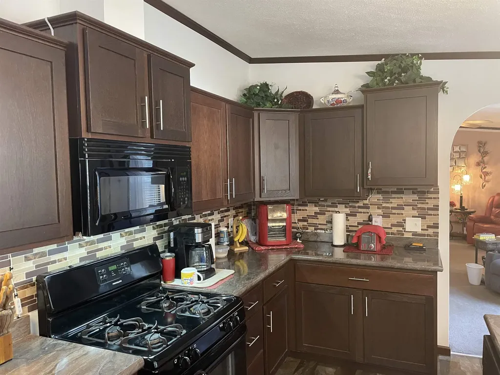 6 Mansfield Woods Way New Hampton NH 03256