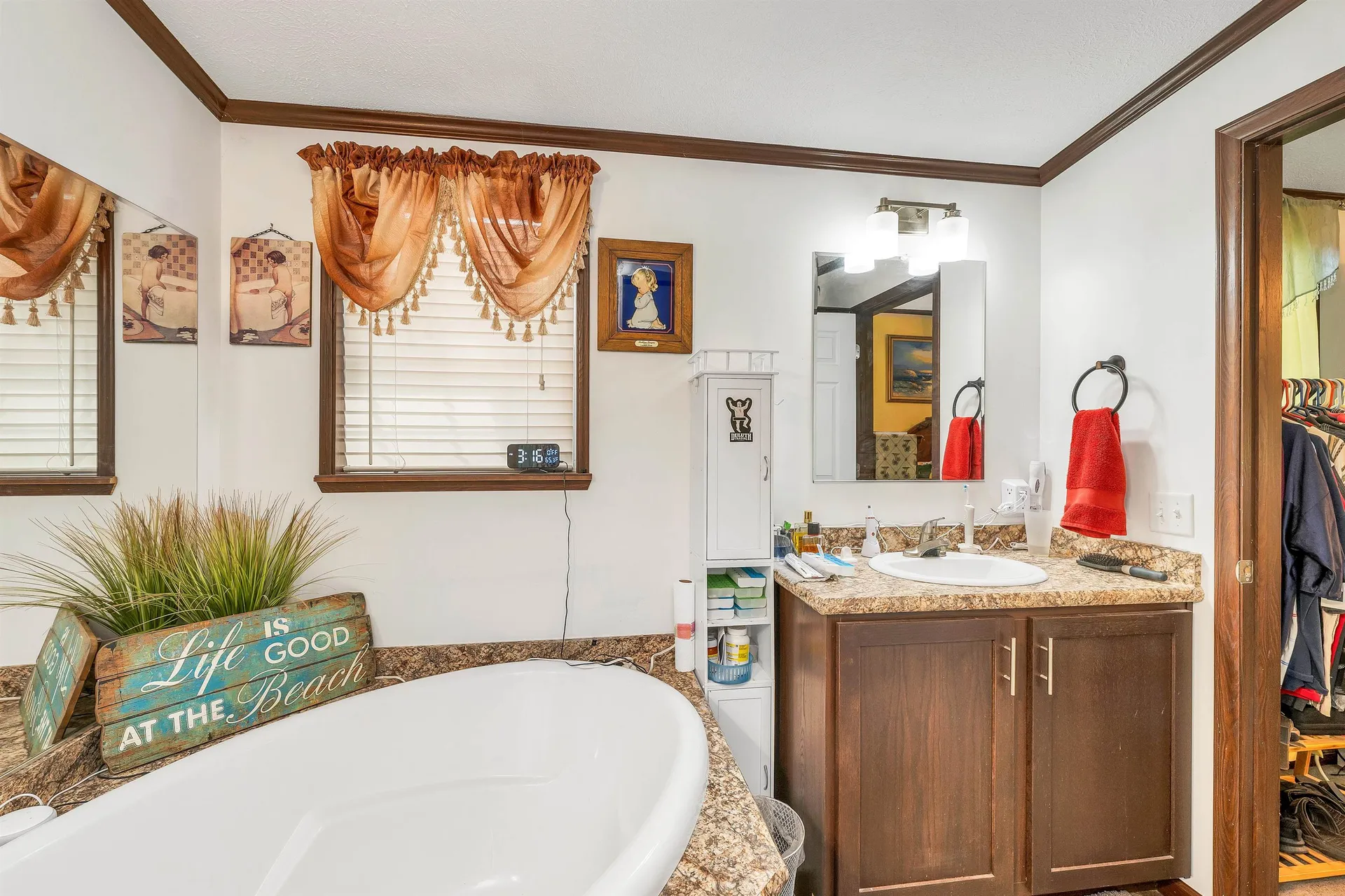 6 Mansfield Woods Way New Hampton NH 03256