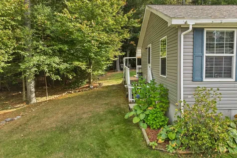 6 Mansfield Woods Way New Hampton NH 03256