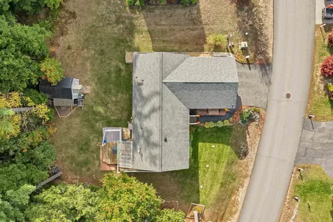 6 Mansfield Woods Way New Hampton NH 03256