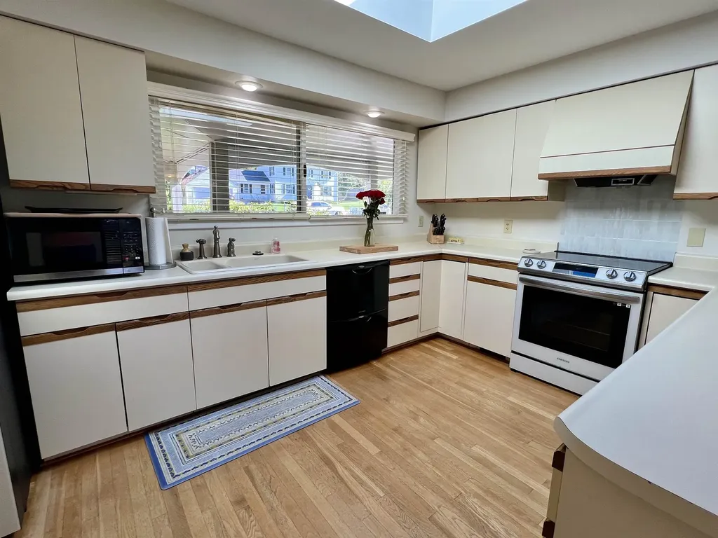 1060 Ray Street Manchester NH 03104