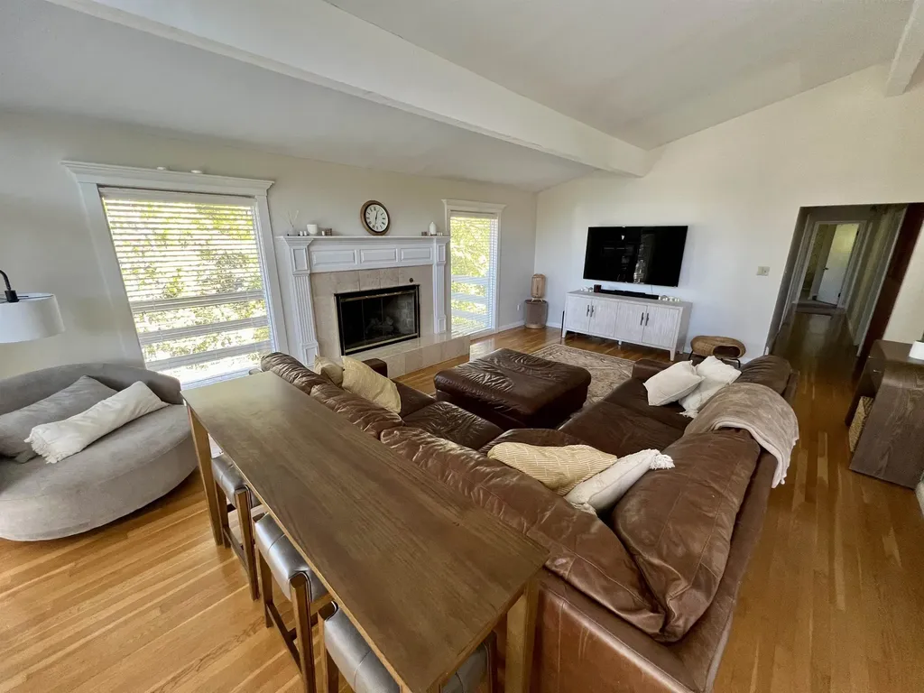 1060 Ray Street Manchester NH 03104