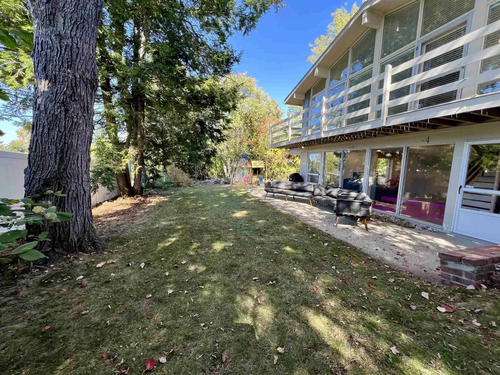 1060 Ray Street Manchester NH 03104