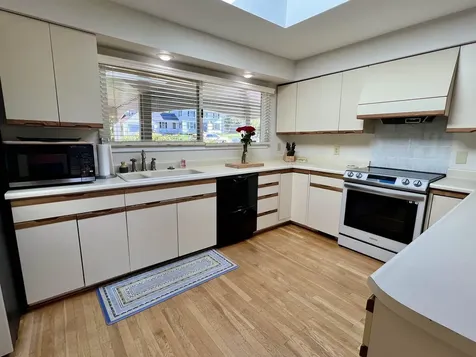 1060 Ray Street Manchester NH 03104