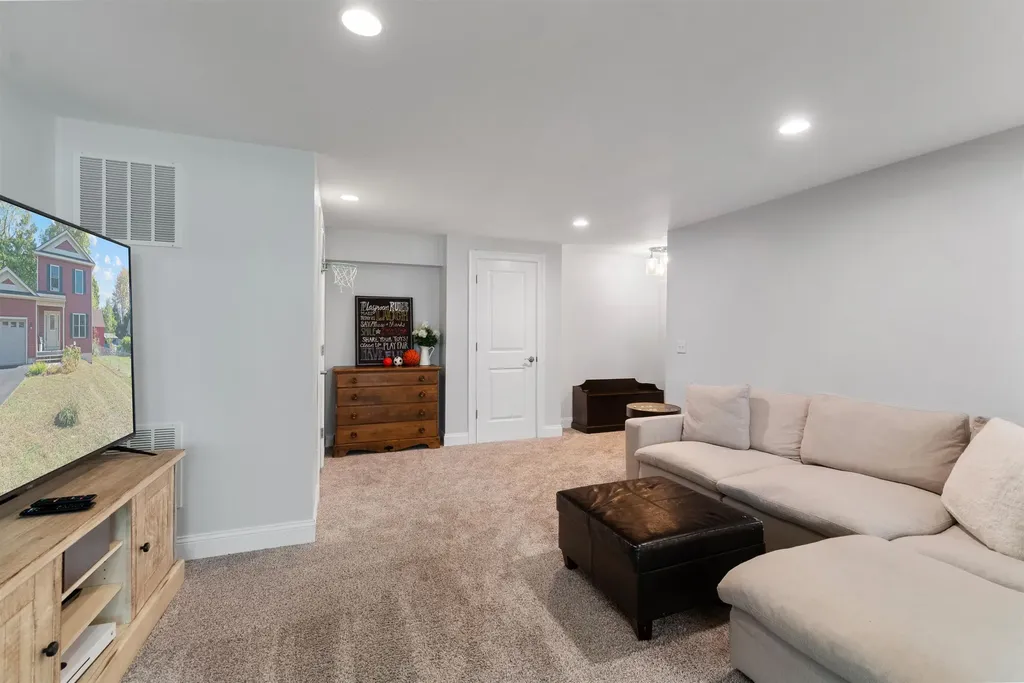 1 Sienna Lane Essex Junction VT 05452