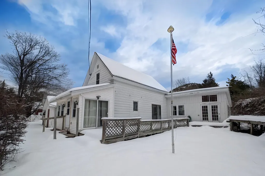 301 Redstone Street Conway NH 03860