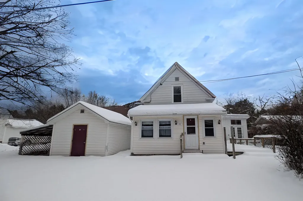 301 Redstone Street Conway NH 03860