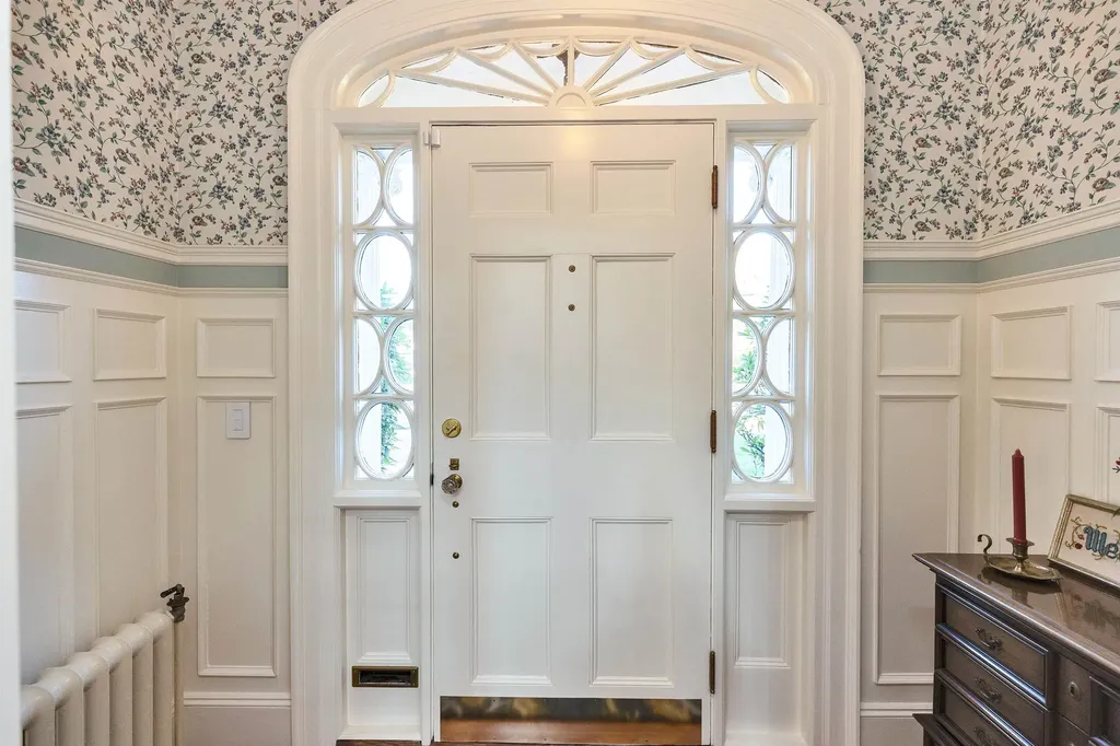 2143 Elm Street Manchester NH 03104