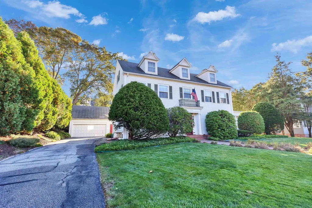 2143 Elm Street Manchester NH 03104