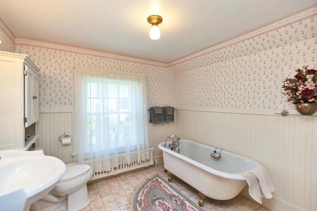 2143 Elm Street Manchester NH 03104