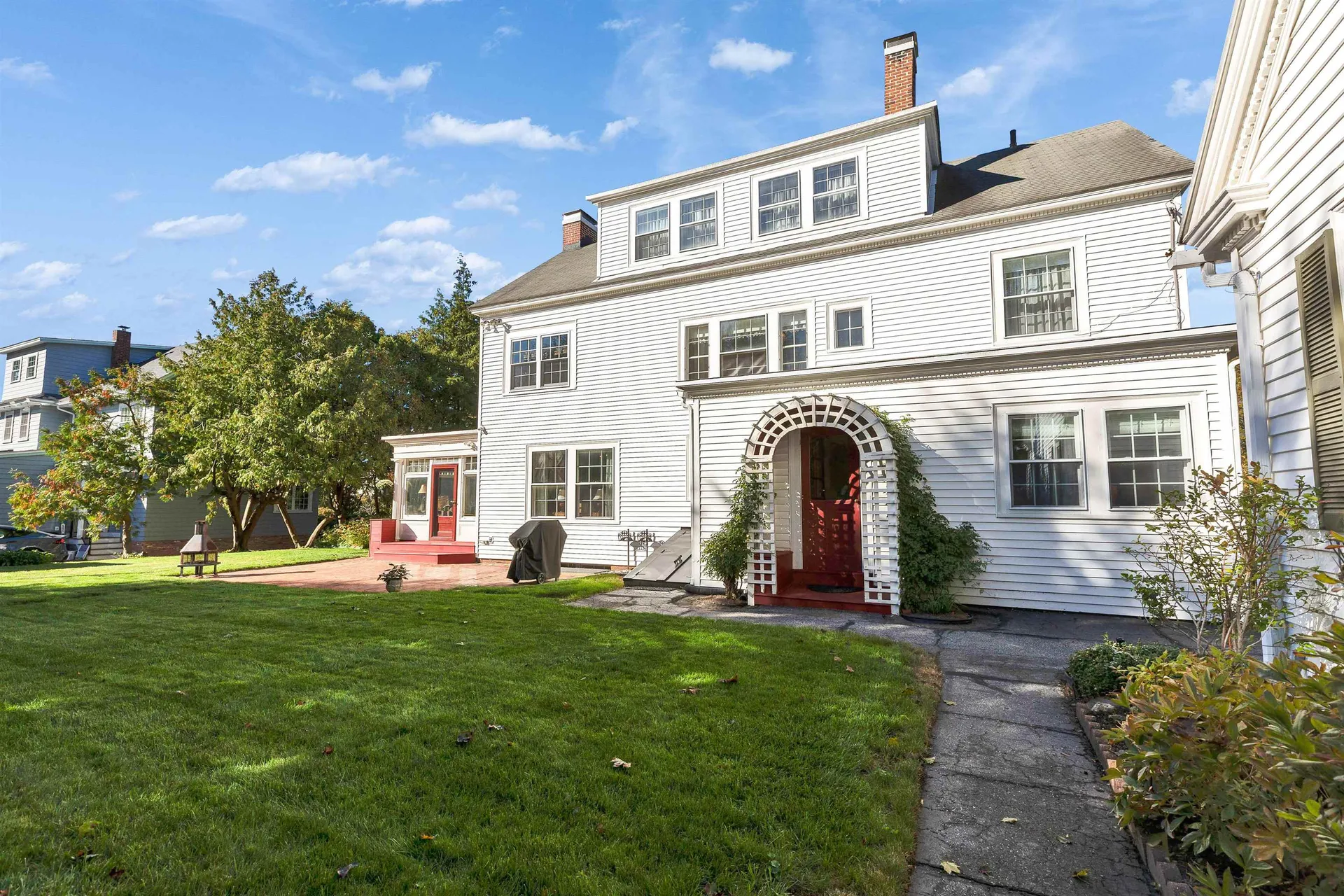 2143 Elm Street Manchester NH 03104