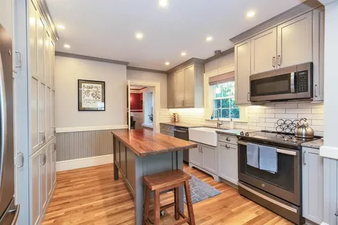 2143 Elm Street Manchester NH 03104