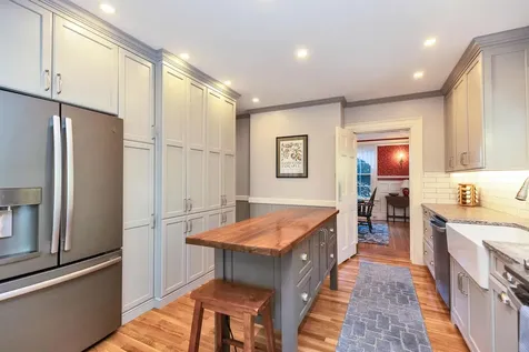 2143 Elm Street Manchester NH 03104