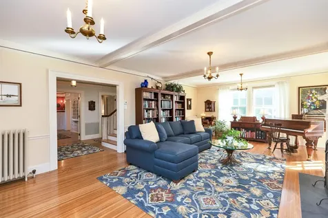 2143 Elm Street Manchester NH 03104