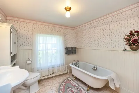 2143 Elm Street Manchester NH 03104