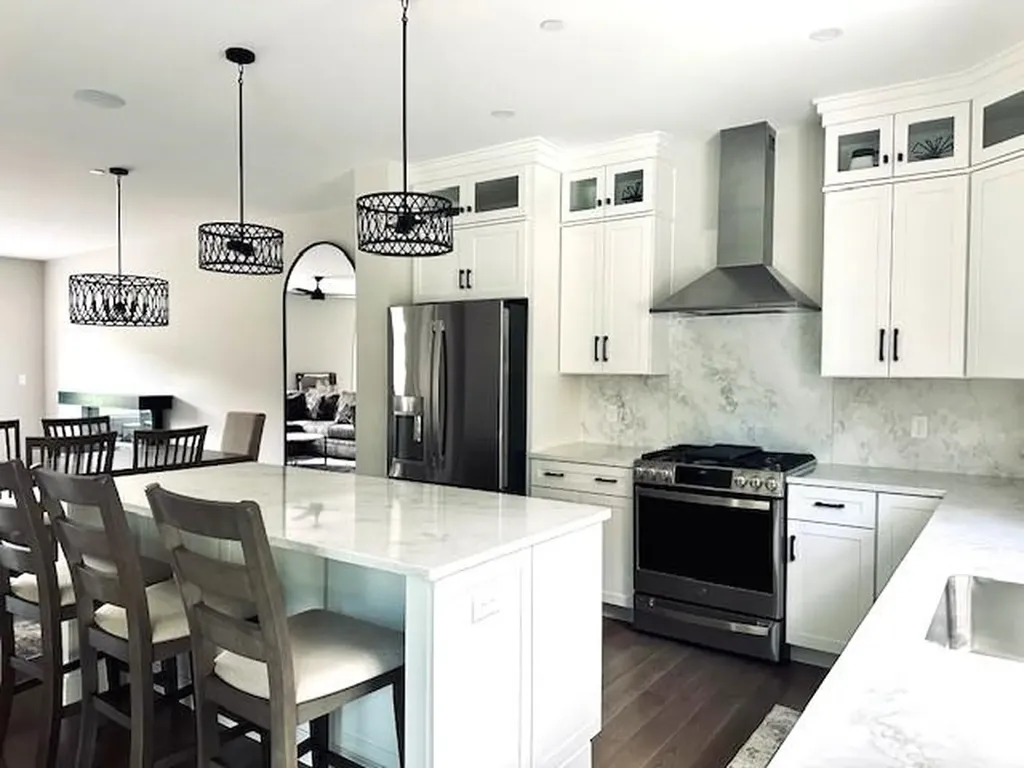 11 Elise Avenue Londonderry NH 03053