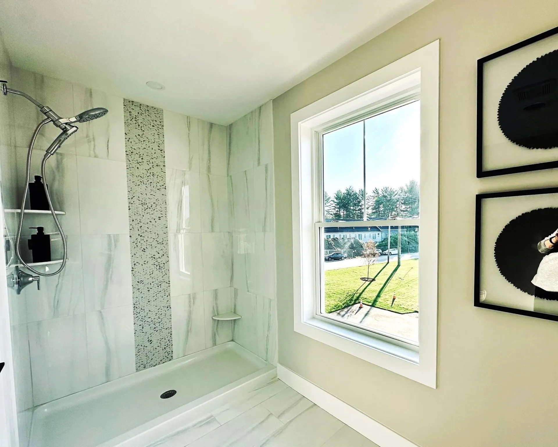 11 Elise Avenue Londonderry NH 03053