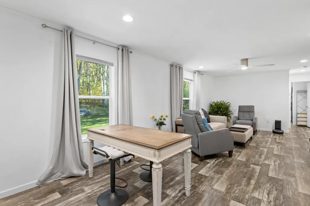 139 Rockingham Road Derry NH 03038