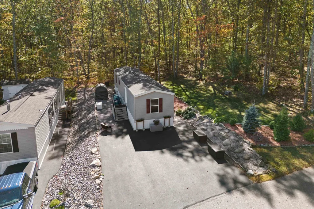 139 Rockingham Road Derry NH 03038