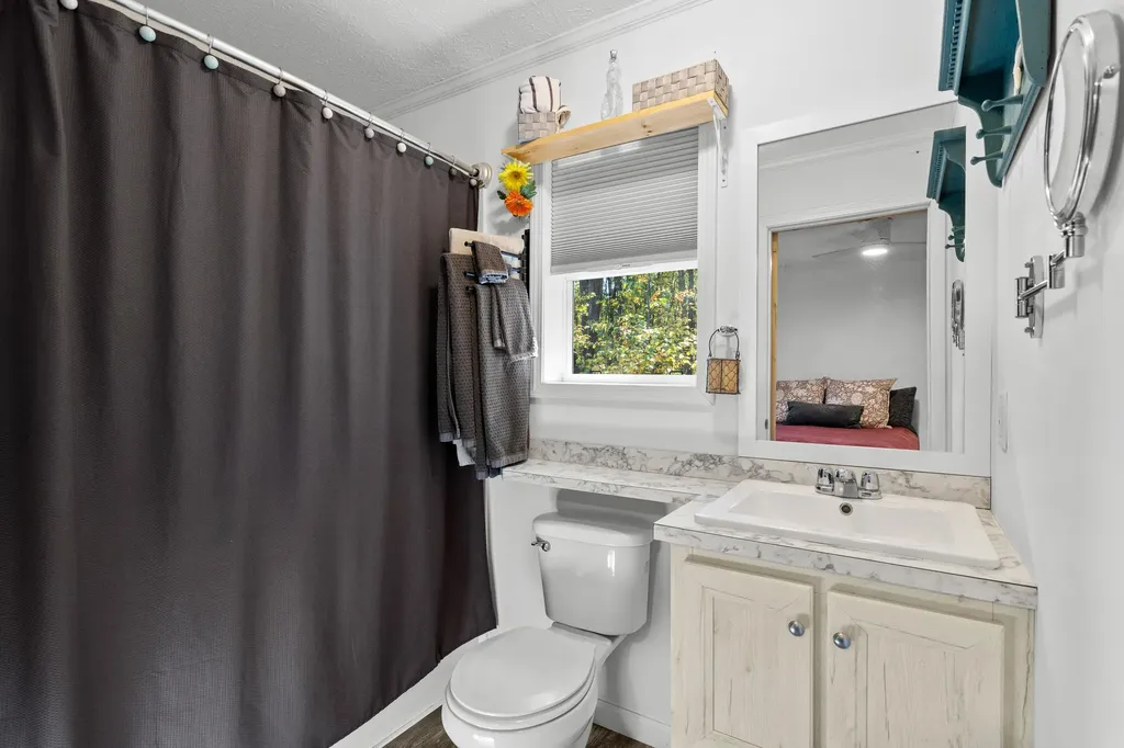 139 Rockingham Road Derry NH 03038