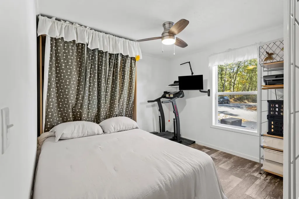 139 Rockingham Road Derry NH 03038