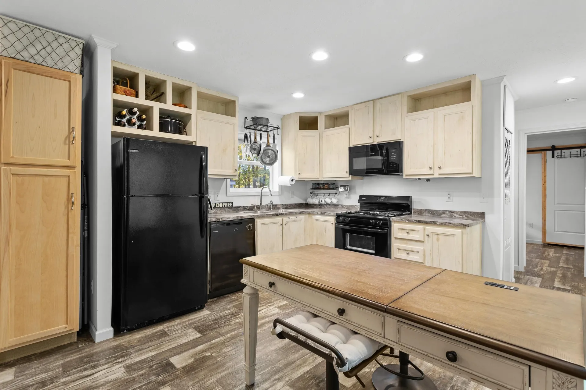 139 Rockingham Road Derry NH 03038