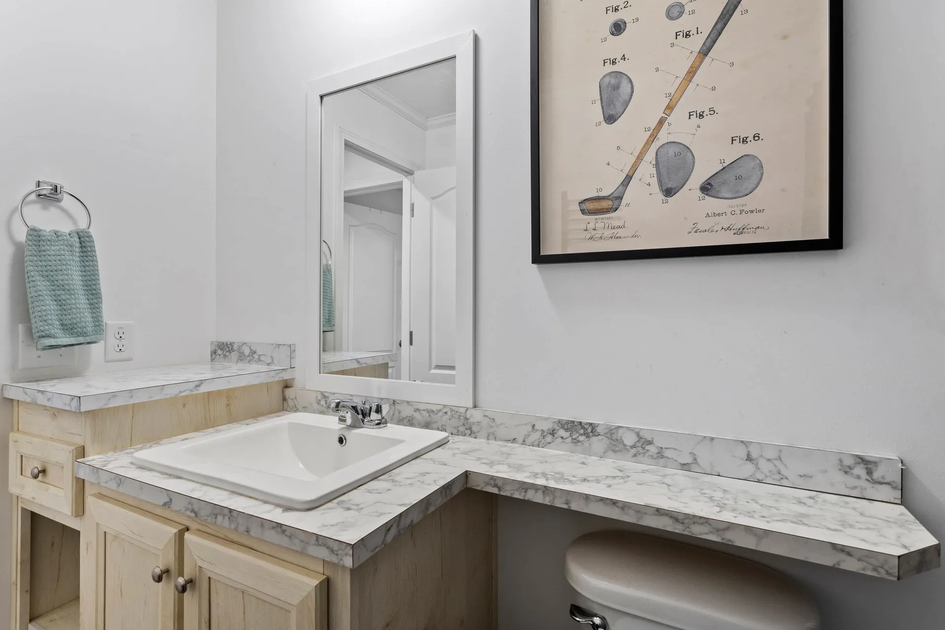 139 Rockingham Road Derry NH 03038