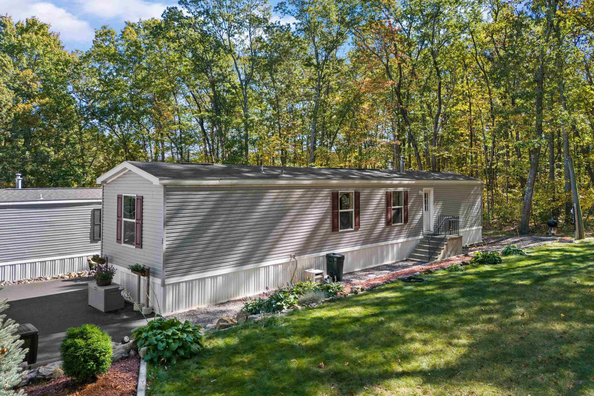 139 Rockingham Road Derry NH 03038