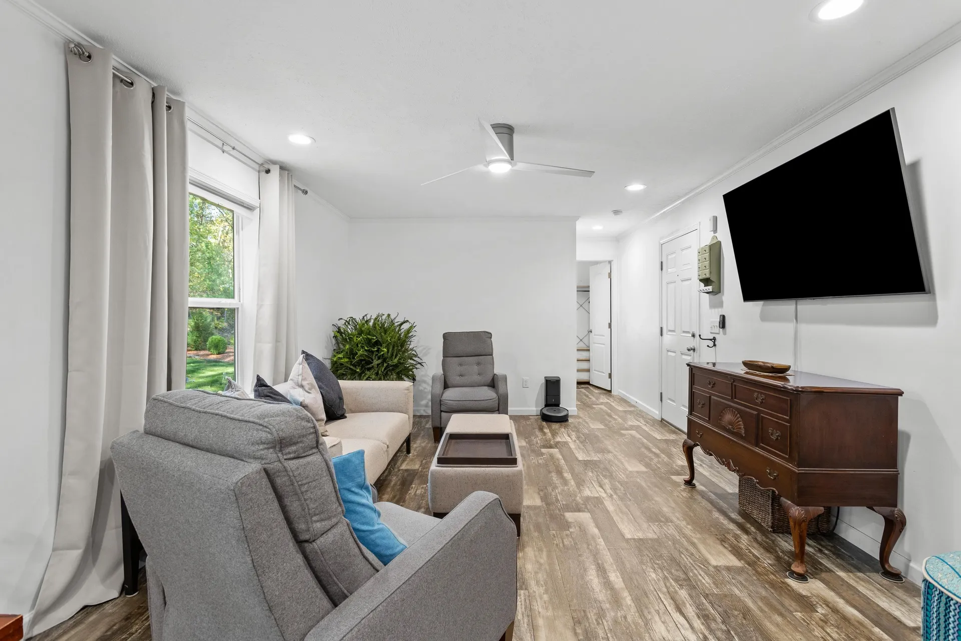 139 Rockingham Road Derry NH 03038