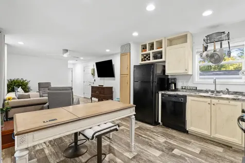 139 Rockingham Road Derry NH 03038