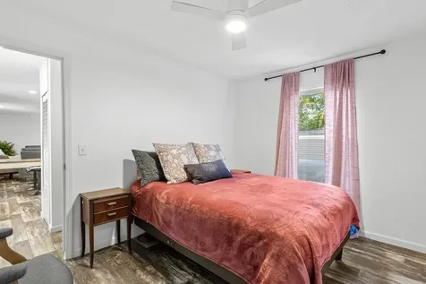 139 Rockingham Road Derry NH 03038