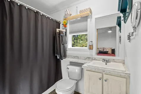 139 Rockingham Road Derry NH 03038