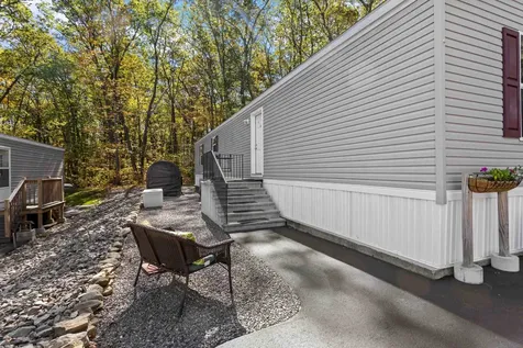 139 Rockingham Road Derry NH 03038