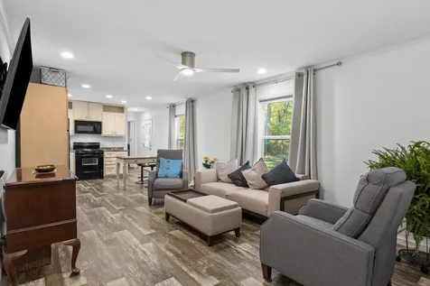 139 Rockingham Road Derry NH 03038